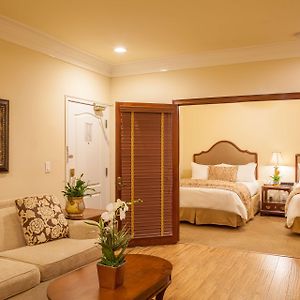 Queen Suite Four Queen Beds